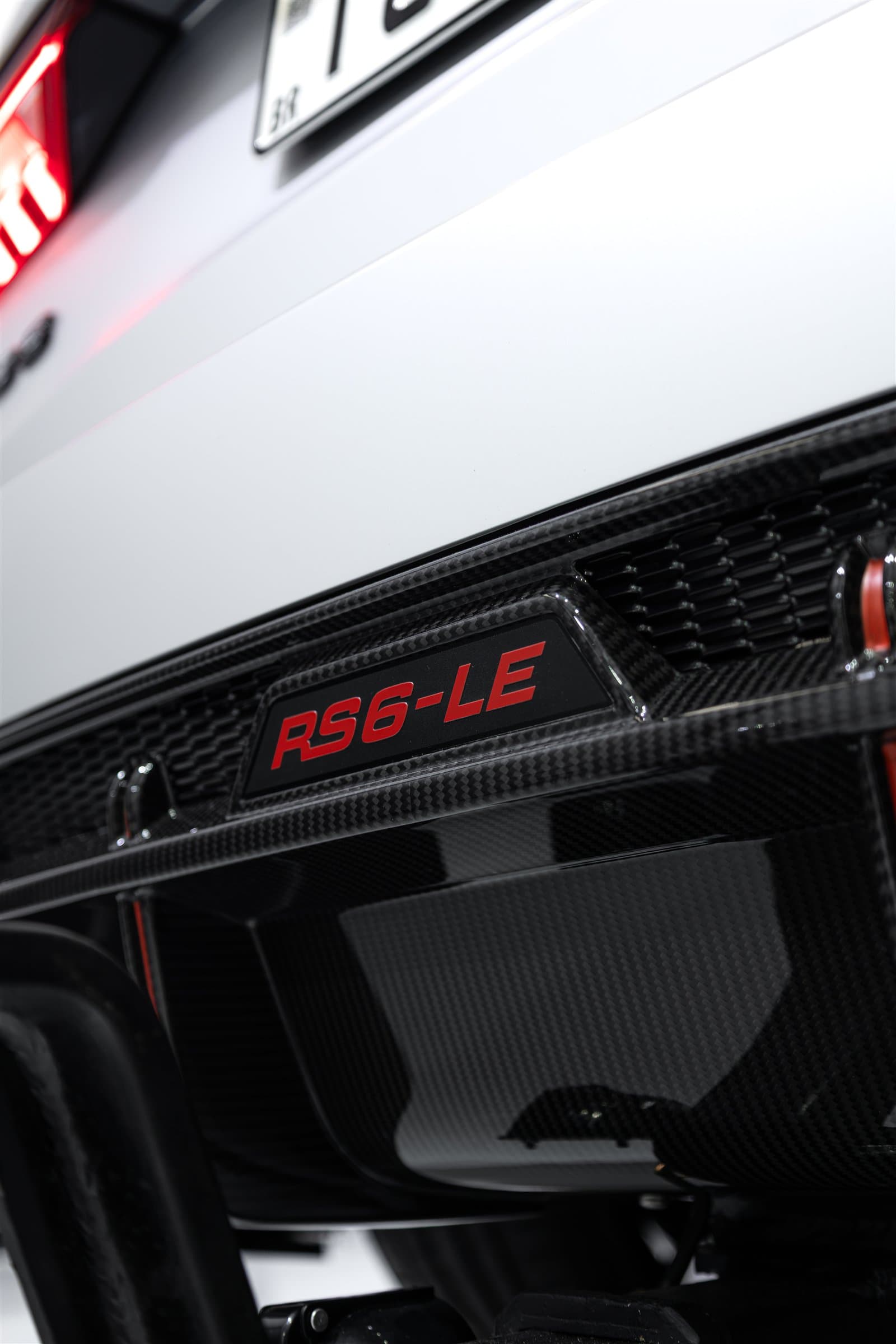 A noite em que a Audi RS6-LE ABT ganhou a estrada — registro 2